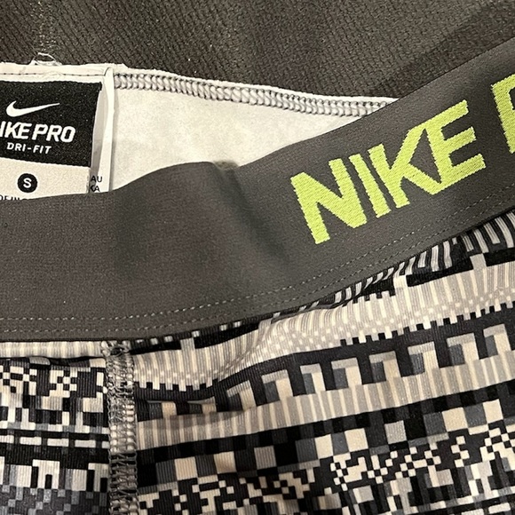 s women nike pro dri-fit leggings - Picture 2 of 2